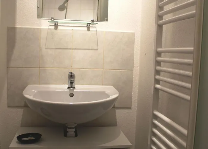 T2 Pres Des Thermes De Avec Accueil Chaleureux Et Inclus - Fr-1-584-339 * Nancy