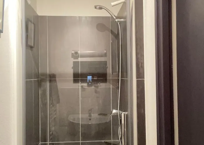 Holiday home T2 Pres Des Thermes De Avec Accueil Chaleureux Et Inclus - Fr-1-584-339